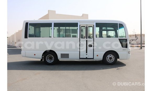 Acheter Import Voiture Nissan 350Z Blanc à Import - Dubai, Namibie Acheter Import Voiture Nissan 350Z Blanc à Import - Dubai, Namibie