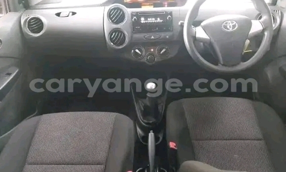 Acheter Occasion Voiture Toyota Etios Rouge à Gobabis, Omaheke Acheter Occasion Voiture Toyota Etios Rouge à Gobabis, Omaheke