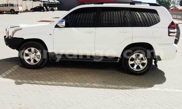 Acheter Occasion Voiture Toyota Land Cruiser Prado Blanc à Okahandja, Namibie Acheter Occasion Voiture Toyota Land Cruiser Prado Blanc à Okahandja, Namibie