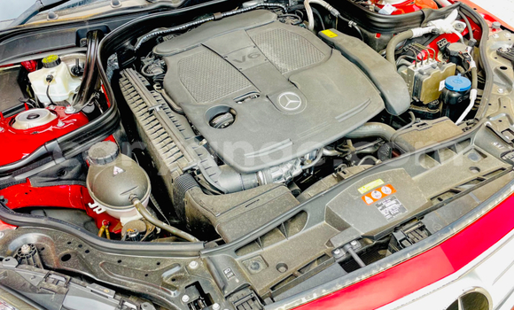 Acheter Occasion Voiture Mercedes-Benz E–Class Rouge à Walvis Bay, Namibie Acheter Occasion Voiture Mercedes-Benz E–Class Rouge à Walvis Bay, Namibie