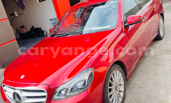 Acheter Occasion Voiture Mercedes-Benz E–Class Rouge à Walvis Bay, Namibie Acheter Occasion Voiture Mercedes-Benz E–Class Rouge à Walvis Bay, Namibie