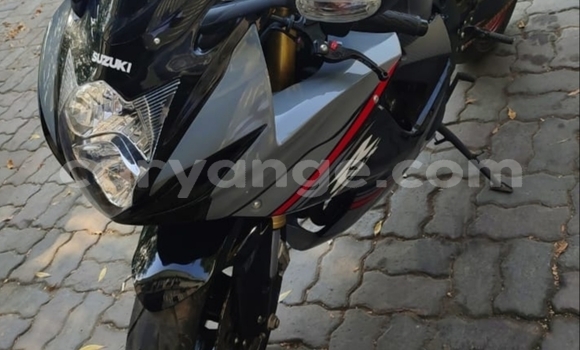 Buy Used Suzuki GSX–R Beige Bike in Windhoek in Namibia