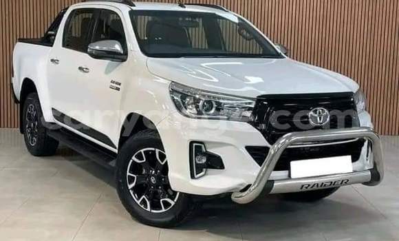 Buy Used Toyota Hilux White Car in Gobabis in Omaheke