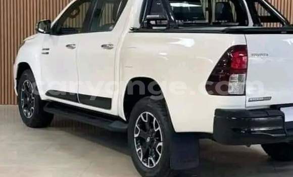 Buy Used Toyota Hilux White Car in Gobabis in Omaheke Buy Used Toyota Hilux White Car in Gobabis in Omaheke