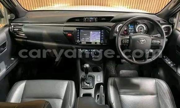 Buy Used Toyota Hilux White Car in Gobabis in Omaheke Buy Used Toyota Hilux White Car in Gobabis in Omaheke