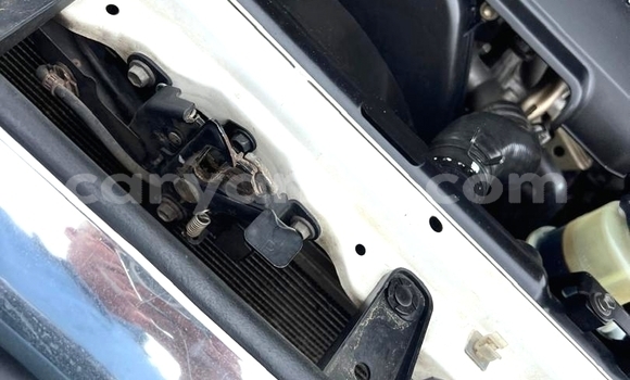 Acheter Occasion Voiture Toyota Hilux Blanc à Walvis Bay, Namibie Acheter Occasion Voiture Toyota Hilux Blanc à Walvis Bay, Namibie