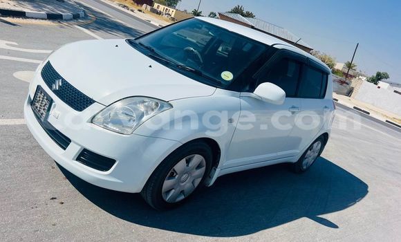 Buy Used Suzuki Swift White Car in Karasburg in Karas