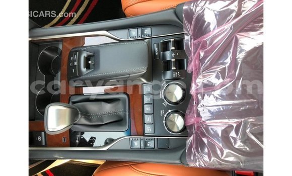 Acheter Import Voiture Lexus LX Blanc à Import - Dubai, Namibie Acheter Import Voiture Lexus LX Blanc à Import - Dubai, Namibie