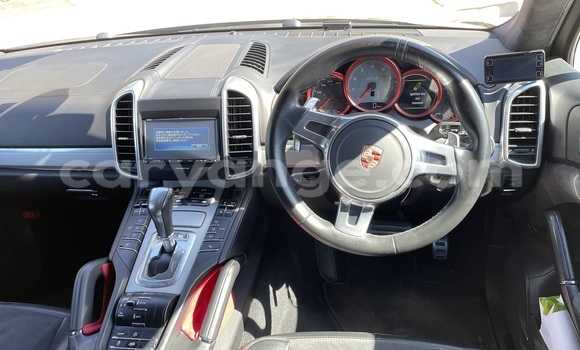 Acheter Occasion Voiture Porsche Cayenne Noir à Windhoek, Namibie Acheter Occasion Voiture Porsche Cayenne Noir à Windhoek, Namibie