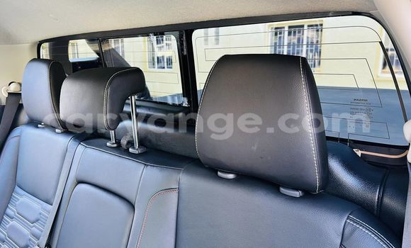 Acheter Occasion Voiture Nissan Navara Blanc à Windhoek, Namibie Acheter Occasion Voiture Nissan Navara Blanc à Windhoek, Namibie