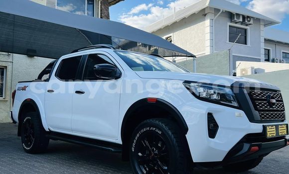 Acheter Occasion Voiture Nissan Navara Blanc à Windhoek, Namibie Acheter Occasion Voiture Nissan Navara Blanc à Windhoek, Namibie