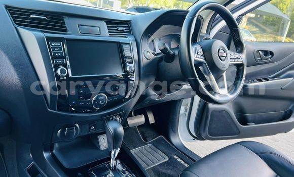 Acheter Occasion Voiture Nissan Navara Blanc à Windhoek, Namibie Acheter Occasion Voiture Nissan Navara Blanc à Windhoek, Namibie