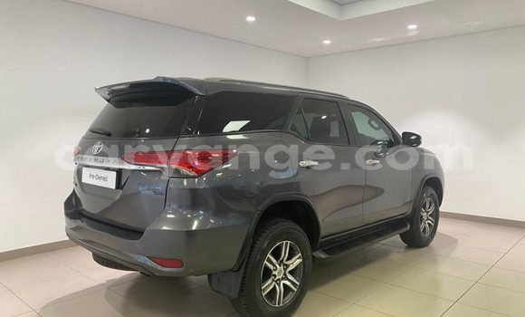 Acheter Occasion Voiture Toyota Fortuner Gris à Aranos, Hardap Acheter Occasion Voiture Toyota Fortuner Gris à Aranos, Hardap