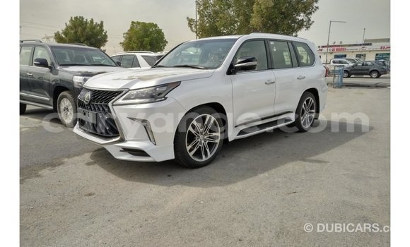 Acheter Import Voiture Lexus LX Blanc à Import - Dubai, Namibie Acheter Import Voiture Lexus LX Blanc à Import - Dubai, Namibie
