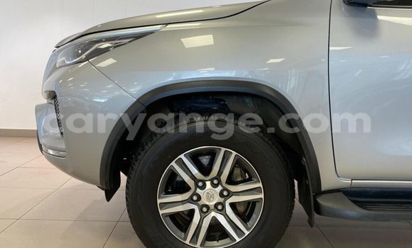 Acheter Occasion Voiture Toyota Fortuner Gris à Grootfontein, Namibie Acheter Occasion Voiture Toyota Fortuner Gris à Grootfontein, Namibie