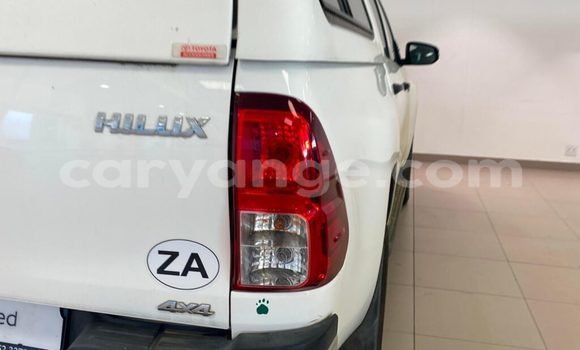 Buy Used Toyota Hilux White Car in Grootfontein in Namibia Buy Used Toyota Hilux White Car in Grootfontein in Namibia