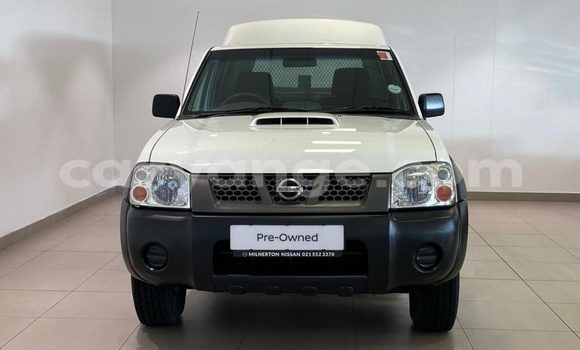 Acheter Occasion Voiture Nissan Hardbody Blanc à Grootfontein, Namibie Acheter Occasion Voiture Nissan Hardbody Blanc à Grootfontein, Namibie