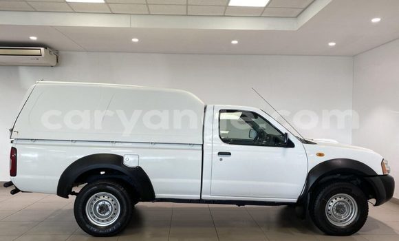 Acheter Occasion Voiture Nissan Hardbody Blanc à Grootfontein, Namibie Acheter Occasion Voiture Nissan Hardbody Blanc à Grootfontein, Namibie