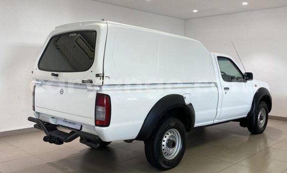 Acheter Occasion Voiture Nissan Hardbody Blanc à Grootfontein, Namibie Acheter Occasion Voiture Nissan Hardbody Blanc à Grootfontein, Namibie