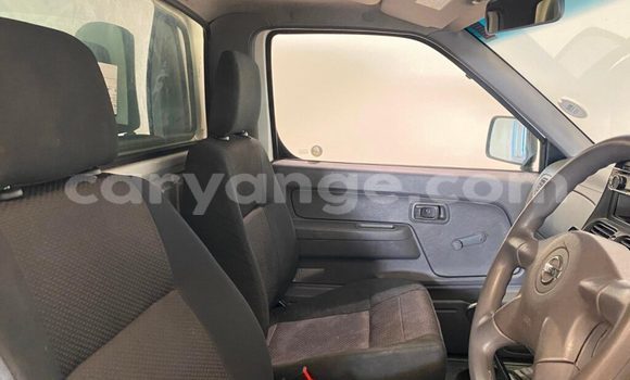 Acheter Occasion Voiture Nissan Hardbody Blanc à Grootfontein, Namibie Acheter Occasion Voiture Nissan Hardbody Blanc à Grootfontein, Namibie