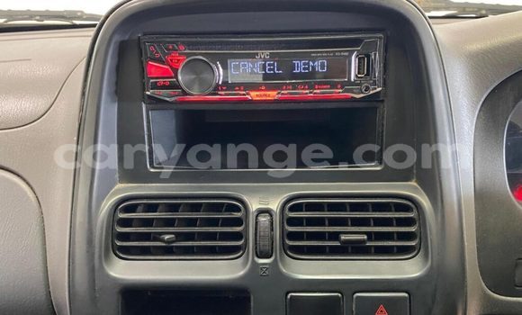 Acheter Occasion Voiture Nissan Hardbody Blanc à Grootfontein, Namibie Acheter Occasion Voiture Nissan Hardbody Blanc à Grootfontein, Namibie