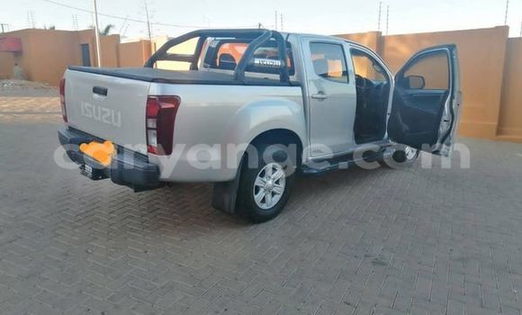 Acheter Occasion Voiture Isuzu 117 Autre à Windhoek, Namibie Acheter Occasion Voiture Isuzu 117 Autre à Windhoek, Namibie