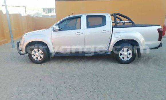 Acheter Occasion Voiture Isuzu 117 Autre à Windhoek, Namibie Acheter Occasion Voiture Isuzu 117 Autre à Windhoek, Namibie