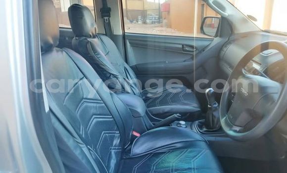 Acheter Occasion Voiture Isuzu 117 Autre à Windhoek, Namibie Acheter Occasion Voiture Isuzu 117 Autre à Windhoek, Namibie