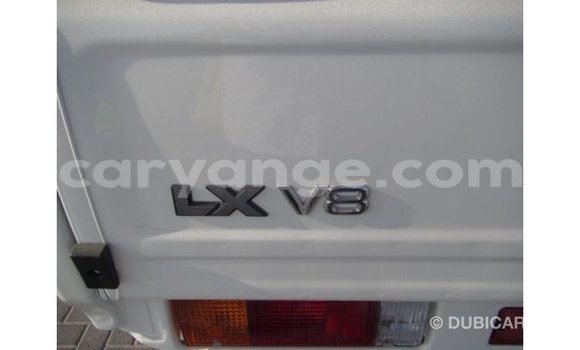 Acheter Import Voiture Toyota Land Cruiser Blanc à Import - Dubai, Namibie Acheter Import Voiture Toyota Land Cruiser Blanc à Import - Dubai, Namibie