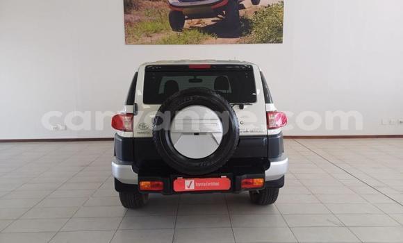 Buy Used Toyota FJ Cruiser White Car in Windhoek in Namibia Buy Used Toyota FJ Cruiser White Car in Windhoek in Namibia