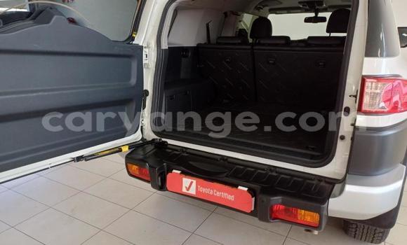 Buy Used Toyota FJ Cruiser White Car in Windhoek in Namibia Buy Used Toyota FJ Cruiser White Car in Windhoek in Namibia