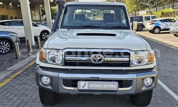 Buy Used Toyota Land Cruiser White Car in Windhoek in Namibia Buy Used Toyota Land Cruiser White Car in Windhoek in Namibia