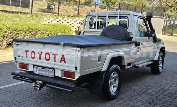 Buy Used Toyota Land Cruiser White Car in Windhoek in Namibia Buy Used Toyota Land Cruiser White Car in Windhoek in Namibia