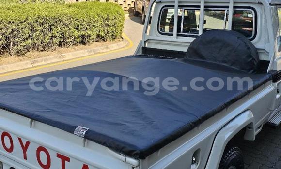 Buy Used Toyota Land Cruiser White Car in Windhoek in Namibia Buy Used Toyota Land Cruiser White Car in Windhoek in Namibia