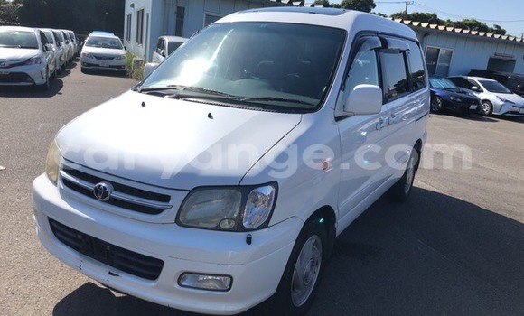 Buy Used Toyota Noah White Car in Windhoek in Namibia Buy Used Toyota Noah White Car in Windhoek in Namibia