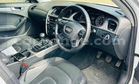 Acheter Occasion Voiture Audi A4 Blanc à Gobabis, Omaheke Acheter Occasion Voiture Audi A4 Blanc à Gobabis, Omaheke