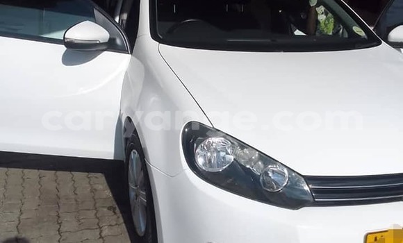 Buy Used Volkswagen Golf White Car in Keetmanshoop in Namibia