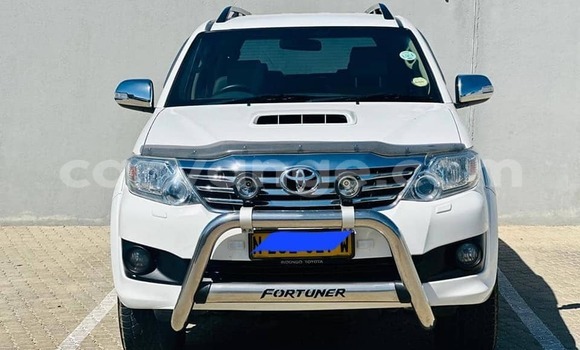 Acheter Occasion Voiture Toyota Fortuner Blanc à Karibib, Erongo Acheter Occasion Voiture Toyota Fortuner Blanc à Karibib, Erongo