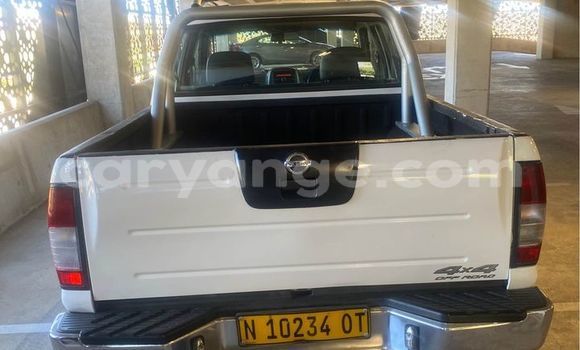 Buy Used Nissan NP 300 White Car in Gobabis in Omaheke Buy Used Nissan NP 300 White Car in Gobabis in Omaheke