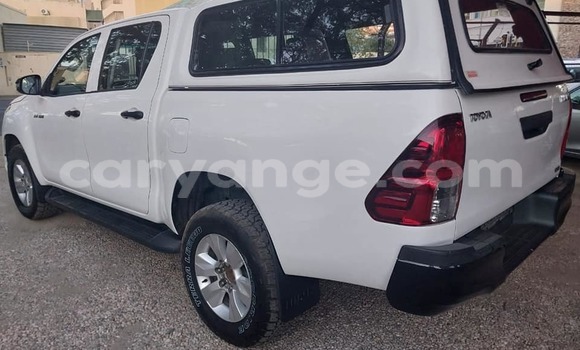 Buy Used Toyota Gaia White Car in Gobabis in Omaheke Buy Used Toyota Gaia White Car in Gobabis in Omaheke