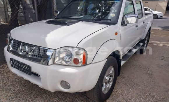 Buy Used Nissan NP 300 White Car in Gobabis in Omaheke Buy Used Nissan NP 300 White Car in Gobabis in Omaheke