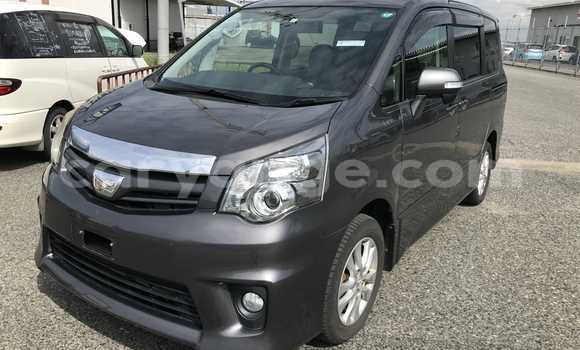 Buy Used Toyota Noah Red Car in Windhoek in Namibia Buy Used Toyota Noah Red Car in Windhoek in Namibia