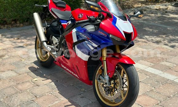 Buy Used Honda CBR 1000 RR Red Bike in Windhoek in Namibia Buy Used Honda CBR 1000 RR Red Bike in Windhoek in Namibia