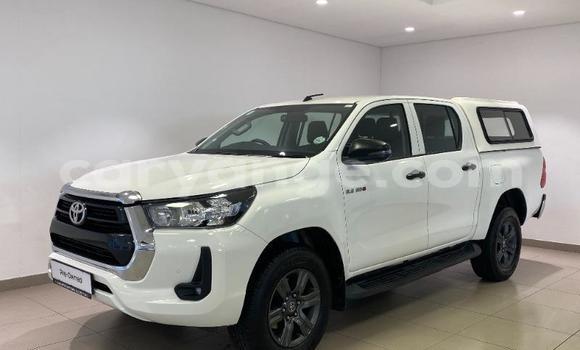 Buy Used Toyota Hilux White Car in Gobabis in Omaheke