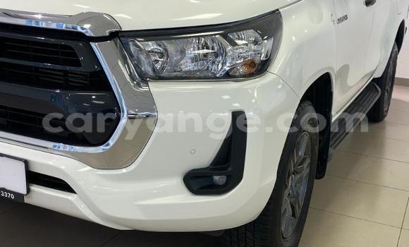 Buy Used Toyota Hilux White Car in Gobabis in Omaheke Buy Used Toyota Hilux White Car in Gobabis in Omaheke