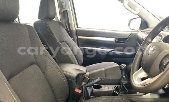 Buy Used Toyota Hilux White Car in Gobabis in Omaheke Buy Used Toyota Hilux White Car in Gobabis in Omaheke