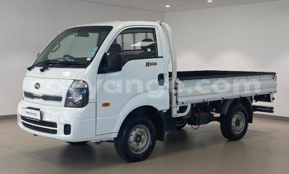 Buy Used Kia K5 White Car in Gobabis in Omaheke Buy Used Kia K5 White Car in Gobabis in Omaheke