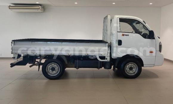 Buy Used Kia K5 White Car in Gobabis in Omaheke Buy Used Kia K5 White Car in Gobabis in Omaheke