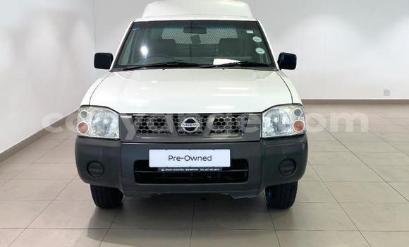 Buy Used Nissan NP 300 White Car in Gobabis in Omaheke