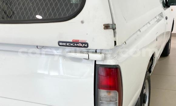 Buy Used Nissan NP 300 White Car in Gobabis in Omaheke Buy Used Nissan NP 300 White Car in Gobabis in Omaheke